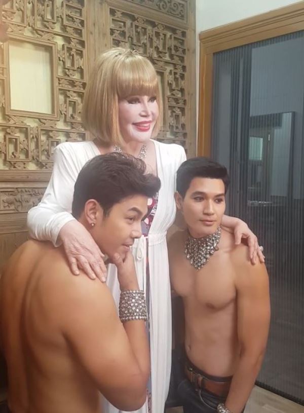 สุมณี คุณะเกษม 