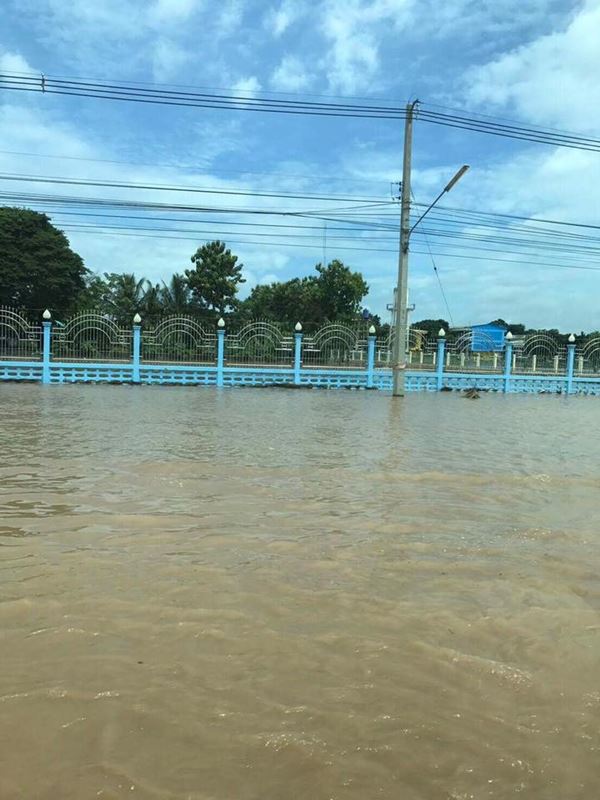 เจ เจตรินช่วยเหลือผู้ประสบภัย