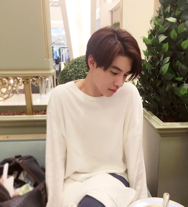 น้องฉัตร ฉัตรชัย ช่างแต่งหน้า