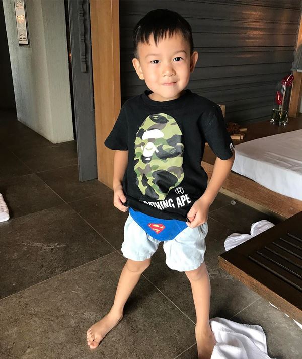 พลอย ชิดจันทร์ 