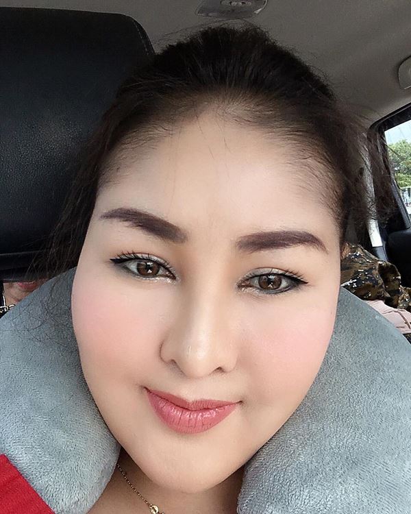 หญิงลี ศรีจุมพล