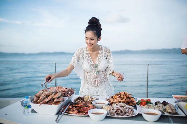  เนย โชติกา