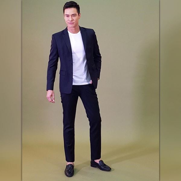 พลอย ปีเตอร์ 