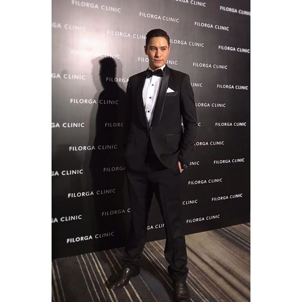 พลอย ปีเตอร์ 