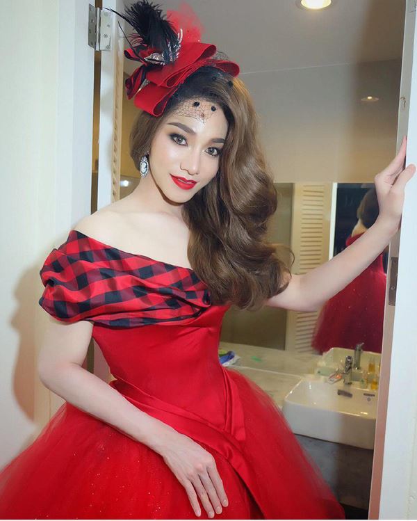 น้องฉัตร ฉัตรชัย ช่างแต่งหน้า