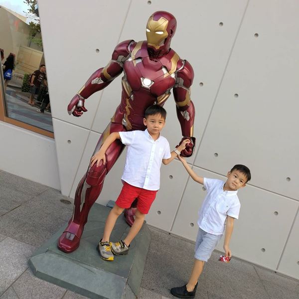 พลอย ชิดจันทร์ 