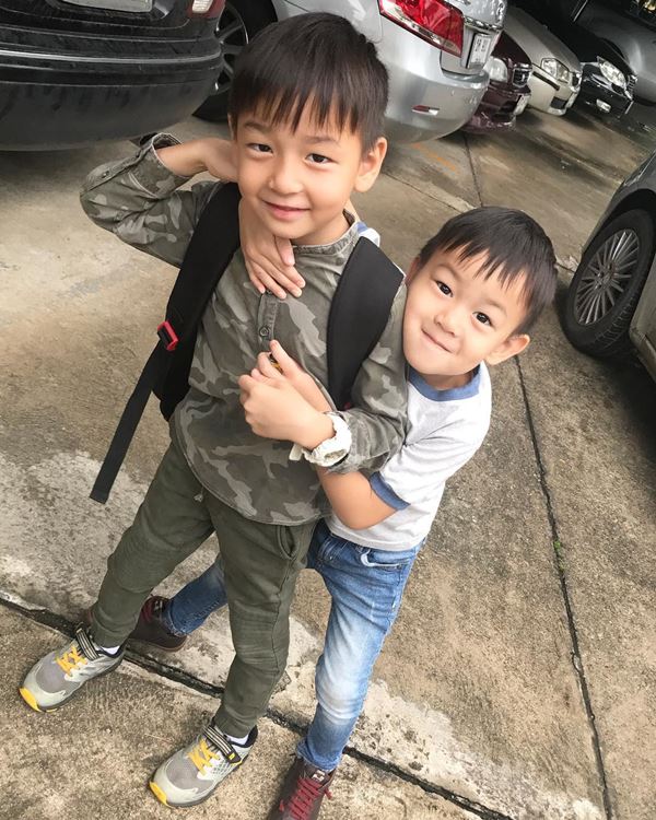 พลอย ชิดจันทร์ 