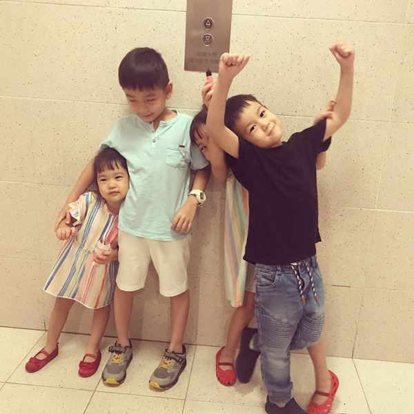 พลอย ชิดจันทร์ 