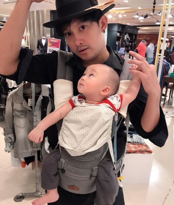  อากิระ  ดีเจอิคคิว 