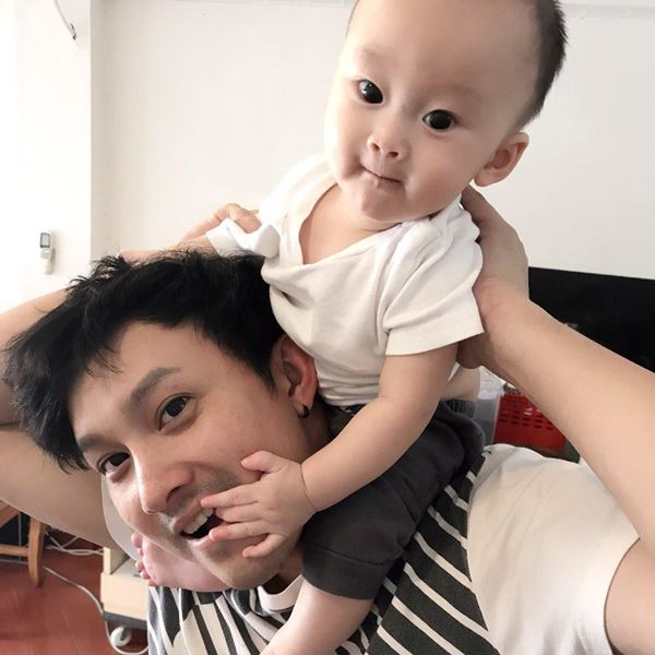  อากิระ  ดีเจอิคคิว 