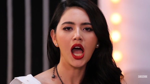    ใหม่ ดาวิกา