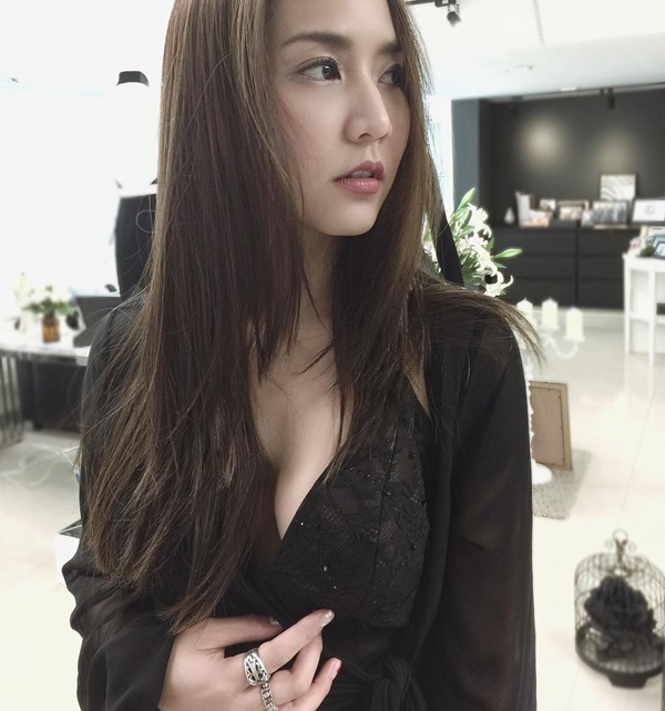  จั๊กจั่น อคัมย์สิริ