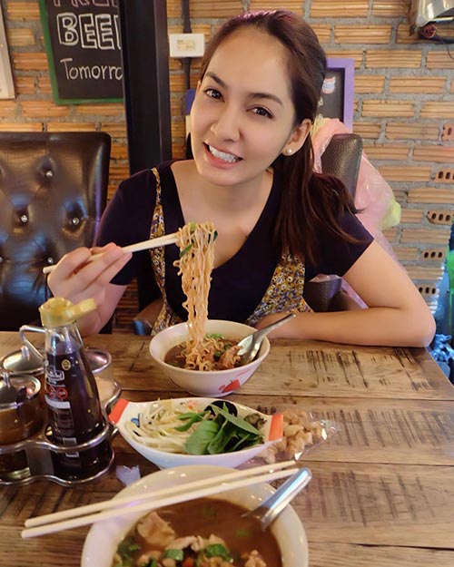 เจมส์ ครูก้อย