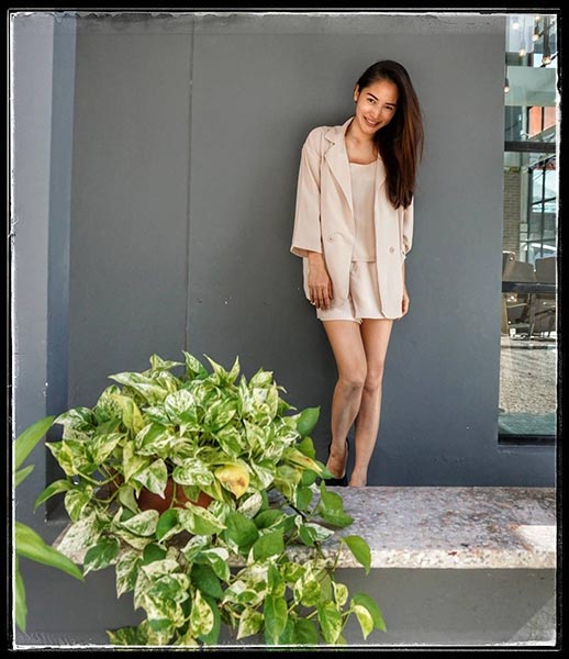 พลอย ปีเตอร์