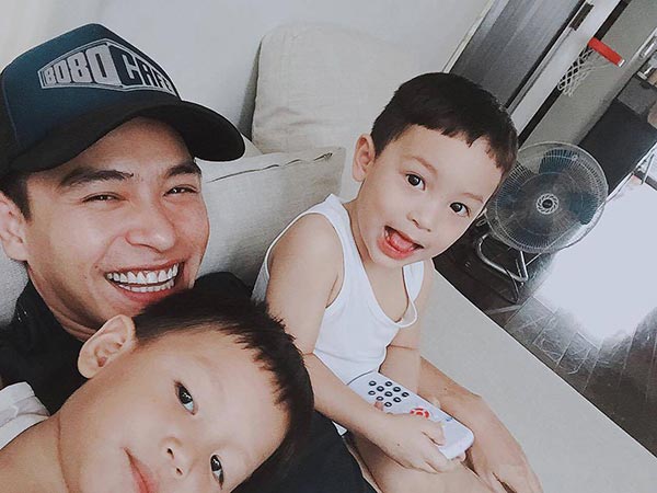 พลอย ปีเตอร์