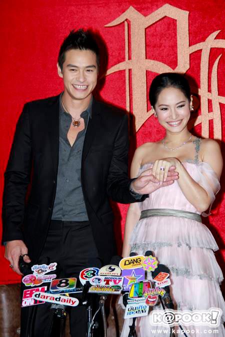 พลอย ปีเตอร์