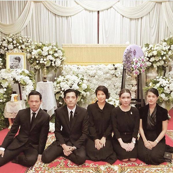 ศรราม นิโคล