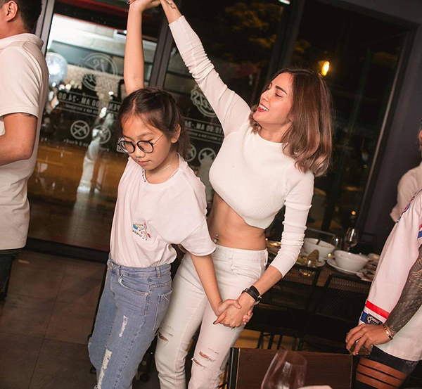 อุ้ม ลักขณา