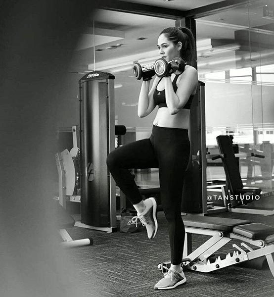 ชมพู่ อารยา