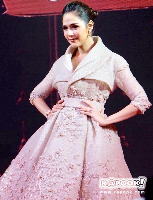 ชมพู่ อารยา