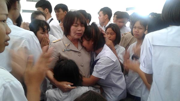 ครูลาออก