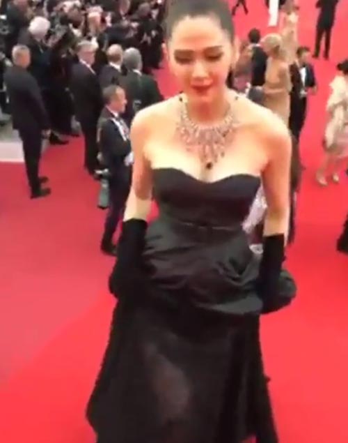 ชมพู่ อารยา