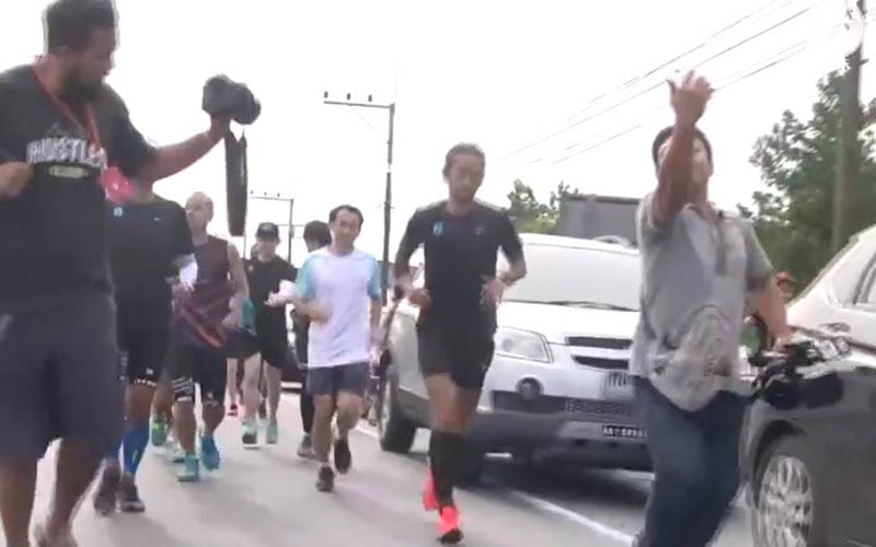 ตูน บอดี้สแลม วิ่ง