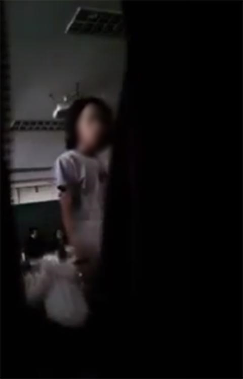 ส่งตรงจากห้องเชียร์ ม.ดัง รุ่นพี่เตะซ้อมรุ่นน้อง 