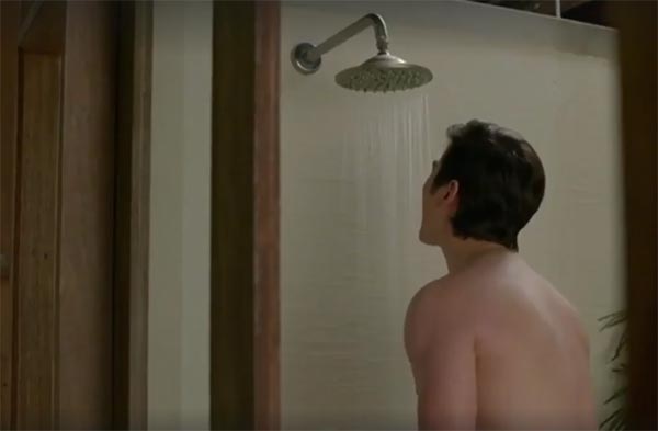 ฮากลิ้ง  มาริโอ้ กับฉากอาบน้ำเย็นใน บัลลังก์ดอกไม้ เล่นใหญ่เกินร้อยมาก