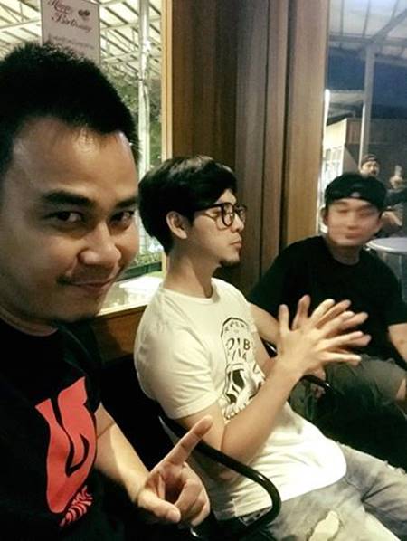 ทอม Room 39 โชว์ร้องเพลง มือปืน ให้ ปู ฟังสด ๆ จนปูทำหน้าแบบนี้  !! 