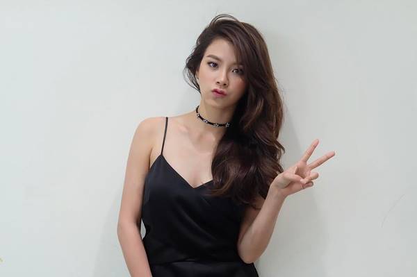 ลือสนั่น ใบเฟิร์น พิมพ์ชนก เปลี่ยนผู้จัดการ !! หลังเปลี่ยนเบอร์ติดต่อรับงาน