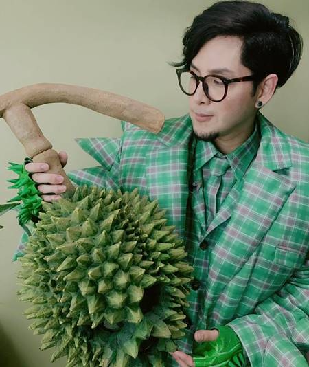 ทอม Room 39 โชว์ร้องเพลง มือปืน ให้ ปู ฟังสด ๆ จนปูทำหน้าแบบนี้  !! 