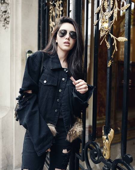 ใหม่ ดาวิกา