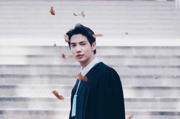 ส่องบัณฑิตหนุ่มป้ายแดงจากรั้ว ม.เกษตร