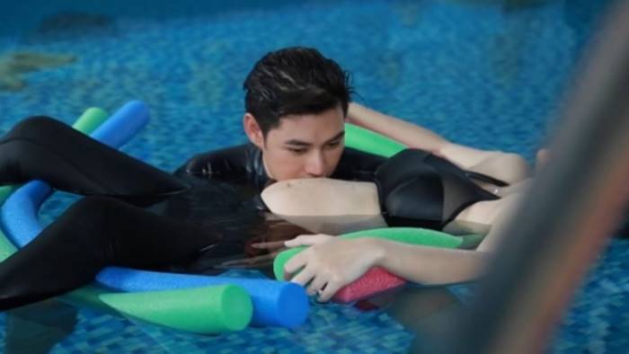  แอมป์ พีรวัศ