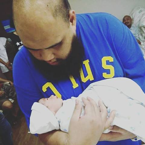 กอล์ฟ ฟักกลิ้ง ฮีโร่ กับเรื่องเล่าในวันเกิด น้องชูใจ จากหัวใจของพ่อ 