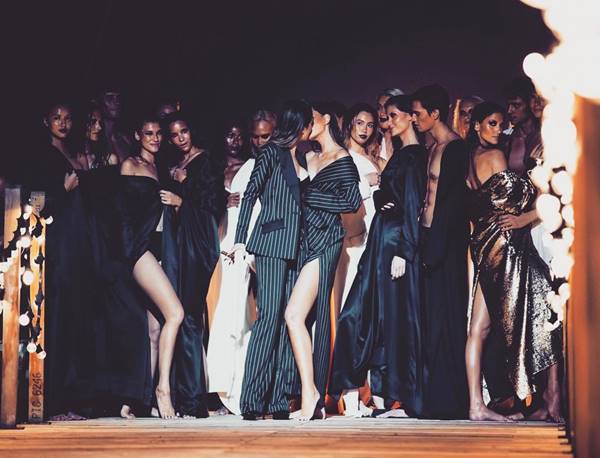 แซ่บไฟลุก ! บี น้ำทิพย์ - แพร วทานิกา จูบร้อนแรงสนั่นแคทวอล์ค 