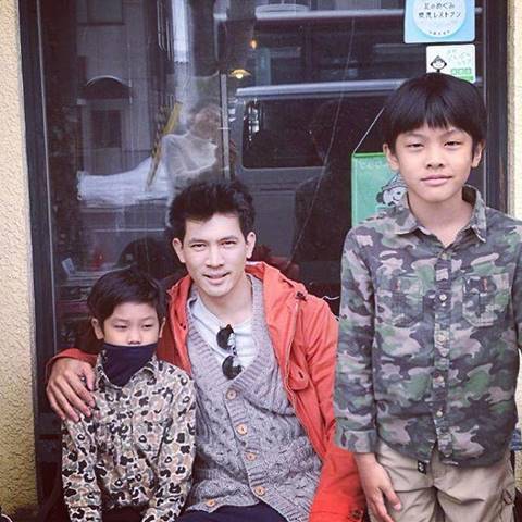 เคน หน่อย จูงมือลูก ๆ น้องคุณ น้องจุน เล่นสกี ตะลุยหิมะที่ญี่ปุ่น  