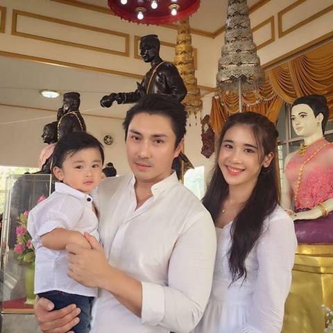 น้องเลโก้ หนูน้อยสุดหล่อ ลูกพ่อเอ พศิน ในชุดนักเรียน น่ารักจังเลย