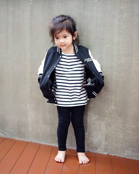 คลิปน่ารัก น้องมะลิ โชว์สเต็ปแดนซ์แบทเทิลกับพี่ ๆ แก๊งบีบอยซะด้วย 