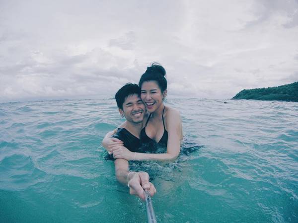 ฝ้าย Am Fine เปิดตัวหวานใจในทริปเที่ยวทะเล