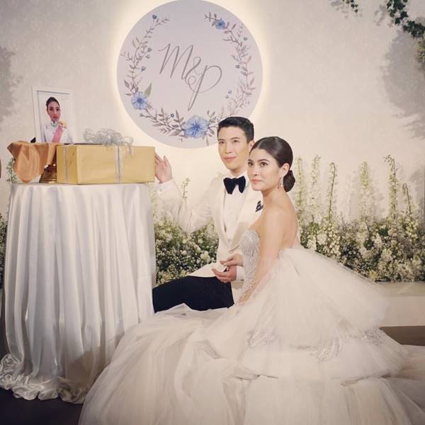 พระองค์หญิงสิริวัณณวรีฯ ประทานของขวัญให้ ป๊อก-มาร์กี้ ในวันแต่งงาน