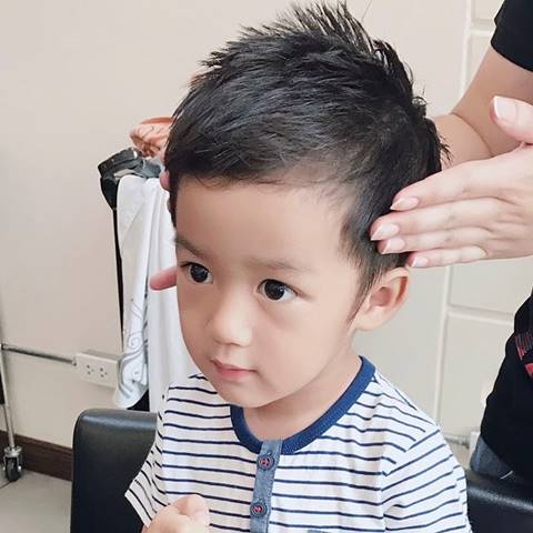 น้องณดล ตัดผมทรงใหม่ หล่อ น่ารัก สดใส เอาใจพี่ ๆ ไปเลยลูก !!