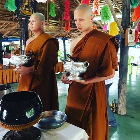 ตั้ม เดอะสตาร์ 10 เข้าพิธีอุปสมบทอย่างเรียบง่าย พร้อมรับฉายาทางธรรม พระสุธโน