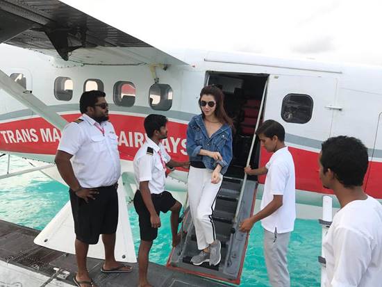 อุว้าว ! ไอซ์ อภิษฎา ฮอตฉ่า ในชุดว่ายน้ำสุดเซ็กซี่ จากทริปเที่ยวมัลดีฟส์ 