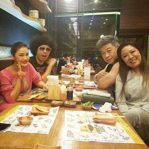 จิ้นกระจาย ครูอ้วน ลงรูปหวานกับ อ.เชน 15 ปี กินข้าวกัน 2 ครั้ง แบบนี้..!