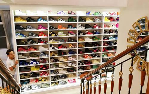 สุดยอด ! เปิดคลังรองเท้า ดีเจเพชรจ้า อลังการเยอะมากนับร้อยคู่ 