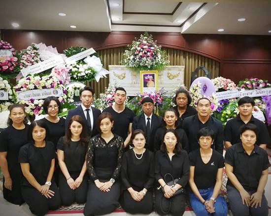 คุณยายอี๊ด สินีนาฏ โพธิเวส