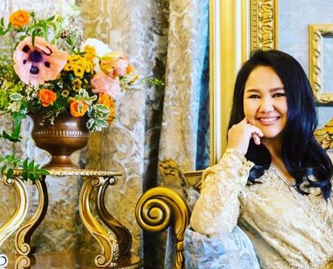 ครูเงาะ รสสุคนธ์ 