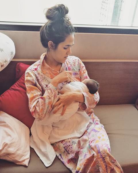 ชมพู่ อารยา